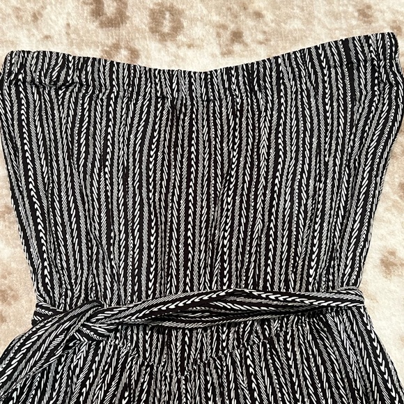 Simplee Striped Jumpsuit - Picture 3 of 4